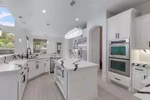 18 Player Vista Pl, The Woodlands, TX 77382 - Photo 9