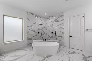 18 Player Vista Pl, The Woodlands, TX 77382 - Photo 17