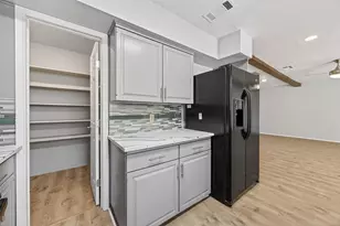 9611 Highmeadow Dr, Houston, TX 77063 - Photo 21