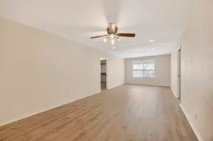 9611 Highmeadow Dr, Houston, TX 77063 - Photo 25