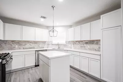 9026 McGallion Road, Houston, TX 77022 - Photo 11