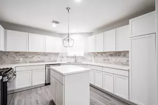 9026 McGallion Rd, Houston, TX 77022 - Photo 11