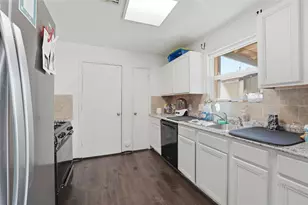 10918 Westbrae Village Dr, Houston, TX 77031 - Photo 5