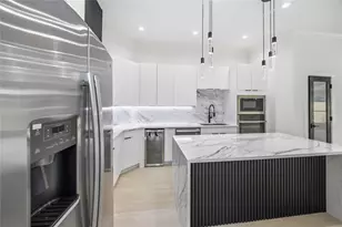 4210 New Orleans St, Houston, TX 77020 - Photo 3