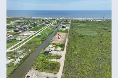 1116 Pennington Street, Gilchrist, TX 77617 - Photo 3