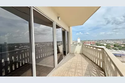 2016 Main Street #1202, Houston, TX 77002 - Photo 15