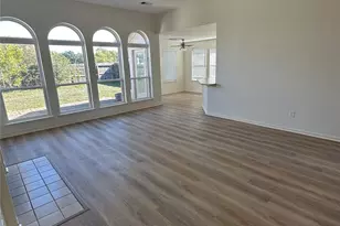 204 Wood Hollow Dr, League City, TX 77573 - Photo 5