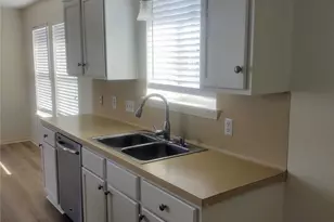 204 Wood Hollow Dr, League City, TX 77573 - Photo 13