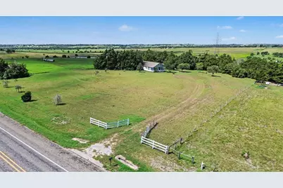 7740 N US Highway 77, Schulenburg, TX 78956 - Photo 1
