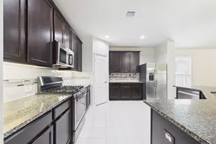 401 W Bend Dr, League City, TX 77573 - Photo 11