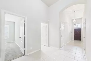 401 W Bend Dr, League City, TX 77573 - Photo 9