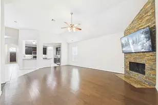 401 W Bend Dr, League City, TX 77573 - Photo 17