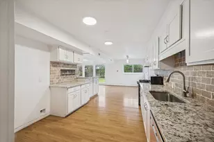 10518 Moorberry Ln, Houston, TX 77043 - Photo 9