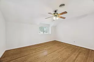 10518 Moorberry Ln, Houston, TX 77043 - Photo 11