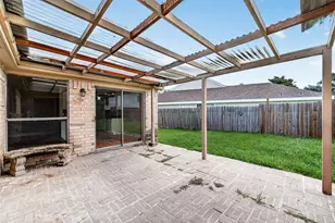 13847 Cherry Hollow Ln, Houston, TX 77082 - Photo 37