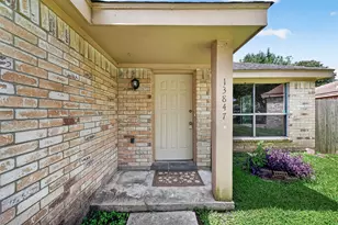13847 Cherry Hollow Ln, Houston, TX 77082 - Photo 5