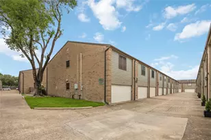 9850 Pagewood Ln, Houston, TX 77042 - Photo 33