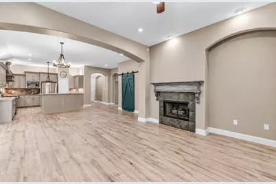 8310 Lake Tahoe Dr Drive, Nederland, TX 77627 - Photo 11