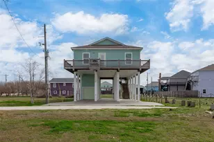 2110 Seahorse Ln, Crystal Beach, TX 77650 - Photo 5