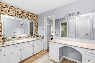 8203 Fernbrook Ln, Houston, TX 77070 - Photo 17