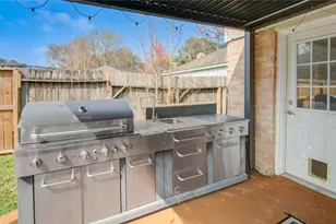 8203 Fernbrook Ln, Houston, TX 77070 - Photo 29