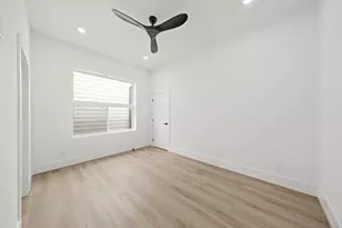 323 N Nagle St, Houston, TX 77003 - Photo 35