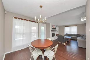 2519 Colonial Ridge Dr, Friendswood, TX 77546 - Photo 7
