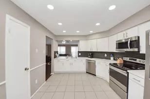 2519 Colonial Ridge Dr, Friendswood, TX 77546 - Photo 9