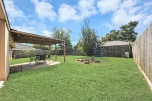 2519 Colonial Ridge Dr, Friendswood, TX 77546 - Photo 19