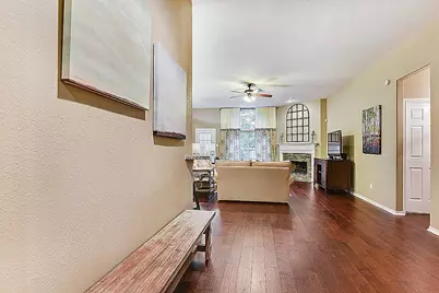 6 N Queenscliff Circle, The Woodlands, TX 77382 - Photo 5