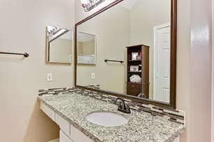 6 N Queenscliff Cir, The Woodlands, TX 77382 - Photo 17