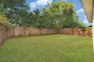 9414 Savannah Holly Dr, Houston, TX 77075 - Photo 19
