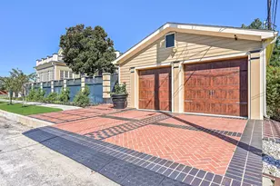 1227 Ball, Galveston, TX 77550 - Photo 43