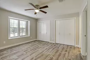 22 W Mistybreeze Cir, Shenandoah, TX 77381 - Photo 3