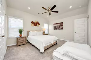 14967 Eagle Feather Dr, Houston, TX 77090 - Photo 29