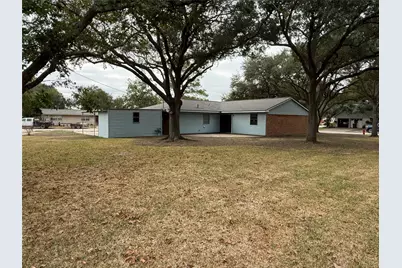 3002 Lamar Circle, El Campo, TX 77437 - Photo 43