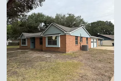 3002 Lamar Circle, El Campo, TX 77437 - Photo 3