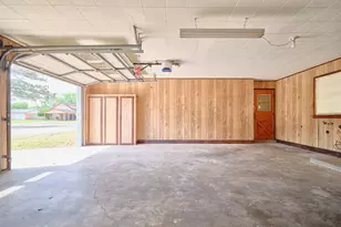 3002 Lamar Cir, El Campo, TX 77437 - Photo 39