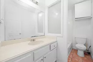 13527 Avonshire Dr, Houston, TX 77083 - Photo 11