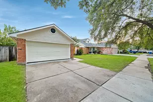 13527 Avonshire Dr, Houston, TX 77083 - Photo 3