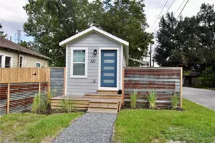 321 E 35th St, Houston, TX 77018 - Photo 1