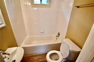 321 E 35th St, Houston, TX 77018 - Photo 9