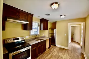 321 E 35th St, Houston, TX 77018 - Photo 5