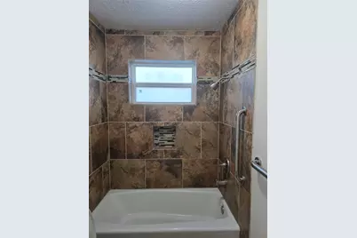 8523 Elmhaven Road, La Porte, TX 77571 - Photo 9