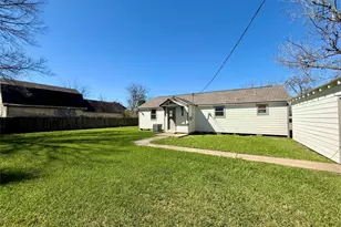 111 4th St, Brazoria, TX 77422 - Photo 27