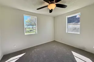 111 4th St, Brazoria, TX 77422 - Photo 17