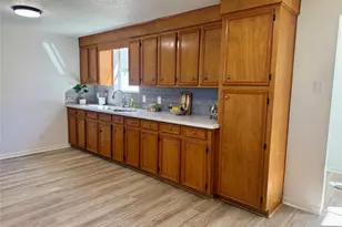 111 4th St, Brazoria, TX 77422 - Photo 7