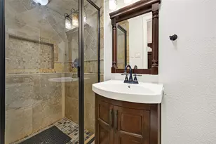 425 E Fair Harbor Ln, Houston, TX 77079 - Photo 31