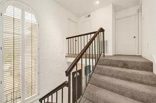 425 E Fair Harbor Ln, Houston, TX 77079 - Photo 15