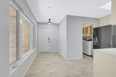 425 E Fair Harbor Lane, Houston, TX 77079 - Photo 9